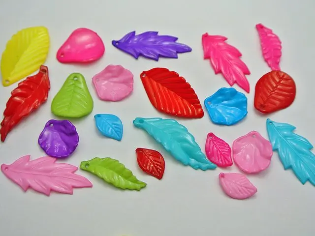 100 различных цветов акриловых жвачек лепестки листья подвески верхнее отверстие