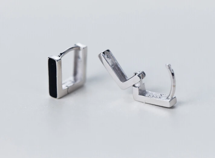 Серьги кольца Huggie из стерлингового серебра 925 пробы с черным квадратным