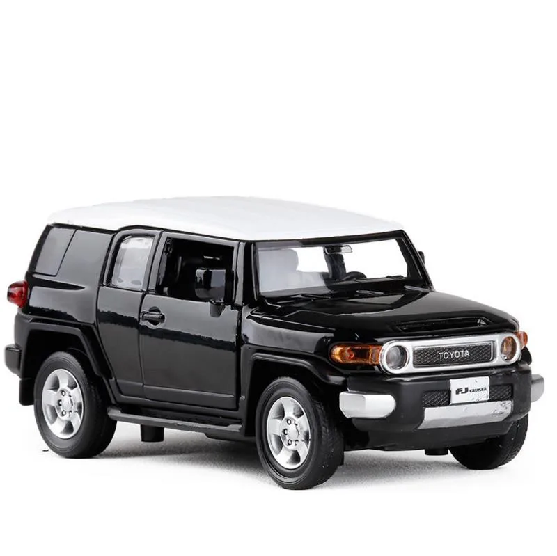 Игрушечная машинка для Toyota FJ cruiser из сплава со звуком и светом 1:32 бесплатная