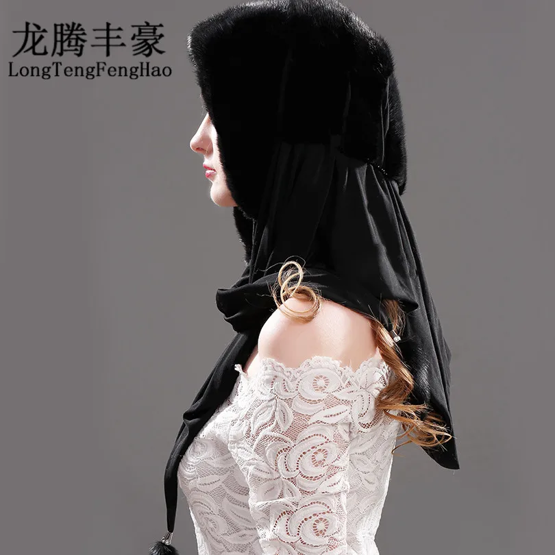 Рисунок 4 - Теплая зимняя норковая шапка с шарфом