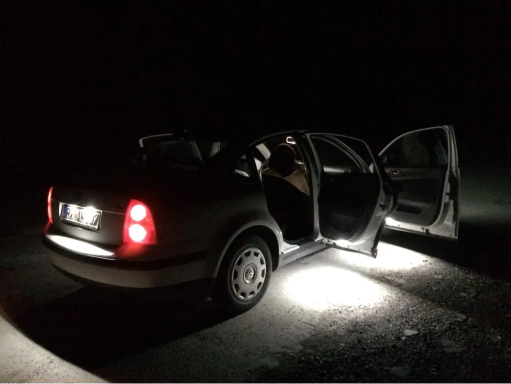 2 шт. Белый светодиодный Чемодан осветительных приборов для ног под дверными