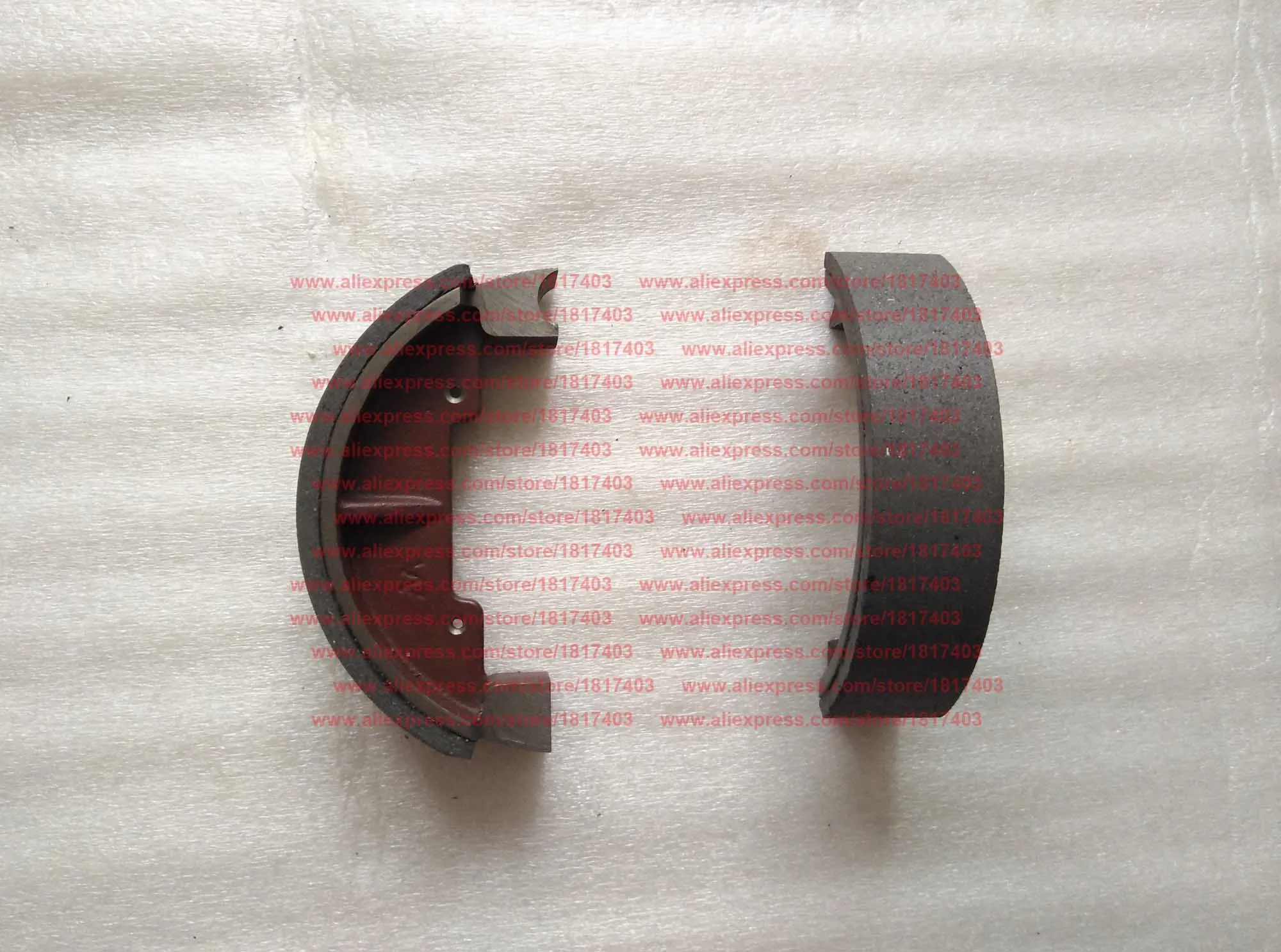 Тормозной башмак DONGFENG 300.43.023-1 запчасти для тракторов / EAST WIND DF Midway/Taskmaster 25HP-40HP DF254 304