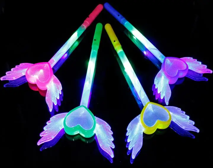 Скидка Светодиодные волшебные палочки Flash Fairy Angel Heart Wings Wand Fancy Dress светящиеся палочки для вечерние реквизит для создания атмосферы подарок