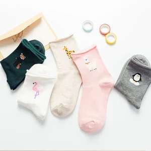 Милые Креативные Хлопковые женские носки с изображением фламинго, жирафа, енота, Harajuku, милые забавные мультяшные носки, каваи, модный подарок