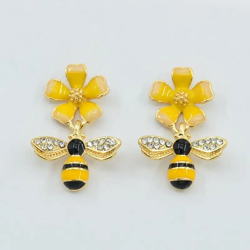 Милые Желтые серьги Honeybee креативные Новые простые маленькие пчелки цветок средней эмалевая Серьга для женщин модные корейские Драгоценности подарок - Окраска металла: Золотой цвет