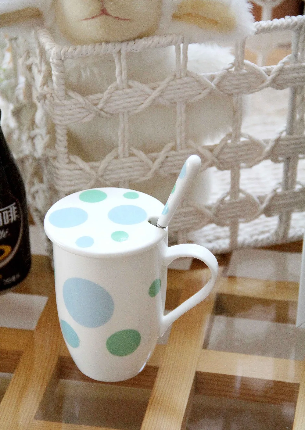 Christmas gifts. China's porcelain capital of Jingdezhen decal cartoon cup dot patterns with a spoon. | Дом и сад