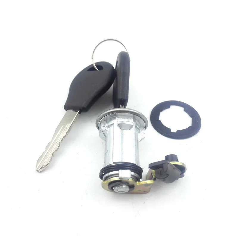 Universal door lock with key for 80600-01G25(RHD) | Автомобили и мотоциклы