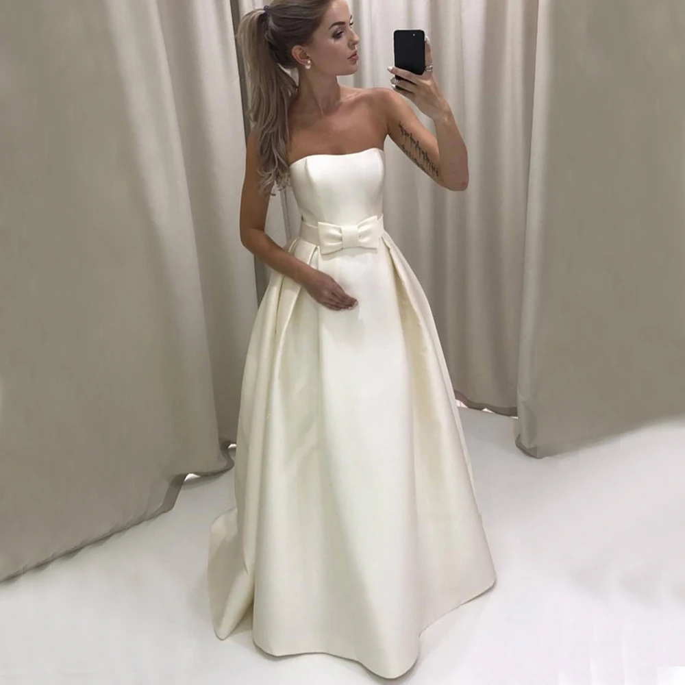 

Charming White Stain Long Wedding Party Gown 2019 Strapless With Bow Maid Of Honor Dress Custom Made Bridesmaid Dresses Cheap