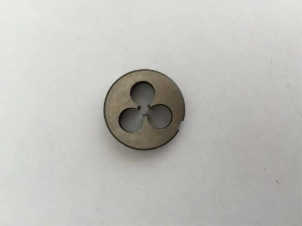 

OZE19921102 10-32 UNF Right Hand Die 10 - 32