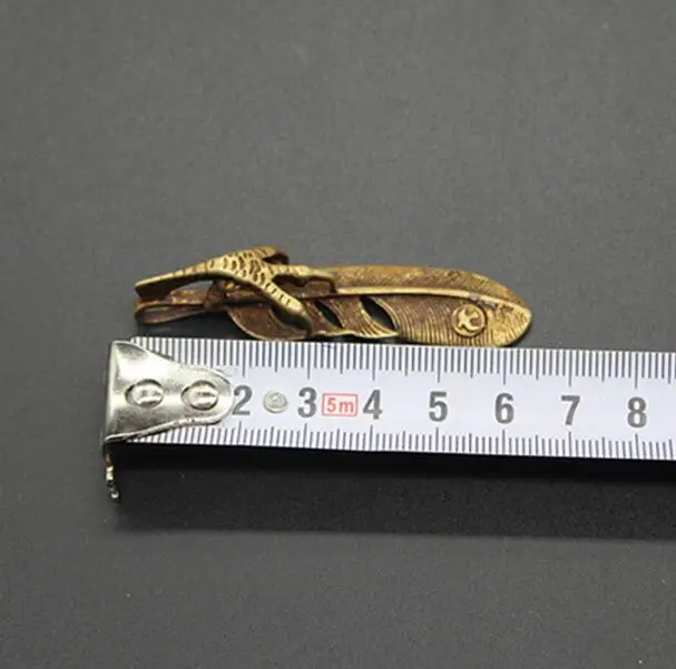 

Chinese pure brass Claws feathers small pendant