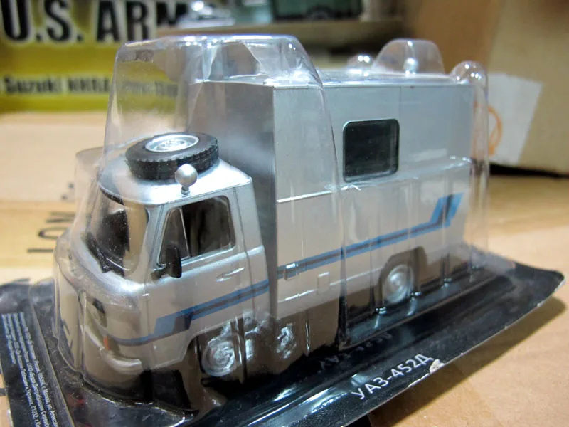 D EA 1:43 UAZ 452D бутик сплава автомобиля игрушки для детей Детские игрушки модель оригинальная коробка