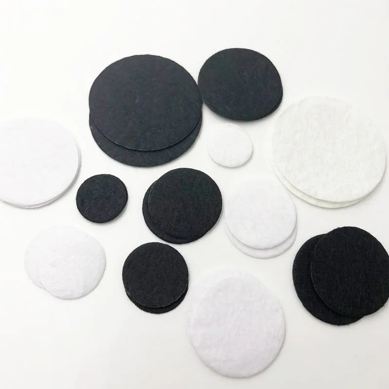 

50pcs Felt 20/25/0/35/40/50mm Circle Appliques -Black and White
