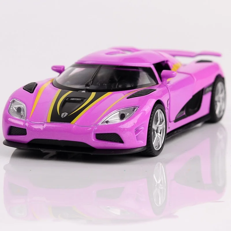 Модель спортивного автомобиля Koenigsegg изысканная литая модель игрушки 1/32| |