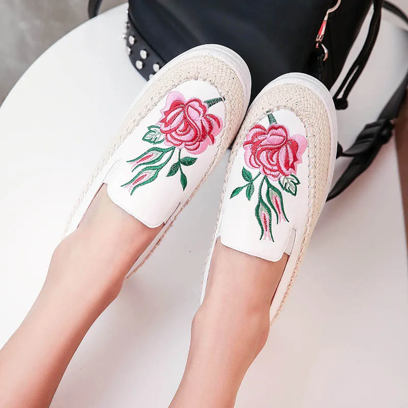 2017 Плюс Размер Обуви Женщина Квартиры Платформа Мокасины Вышивка Лианы