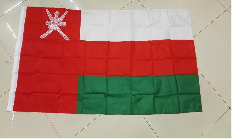 Фото Бесплатная доставка xvggdg 90x150 см Оман флаг 3x5 футов супер поли Футбольный Крытый