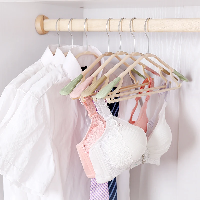 Противоскользящая вешалка для одежды широкие плечи без следов