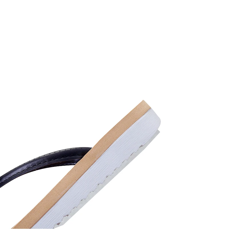 Шлепанцы женские сандалии коллекция 2018 года модные на плоской подошве