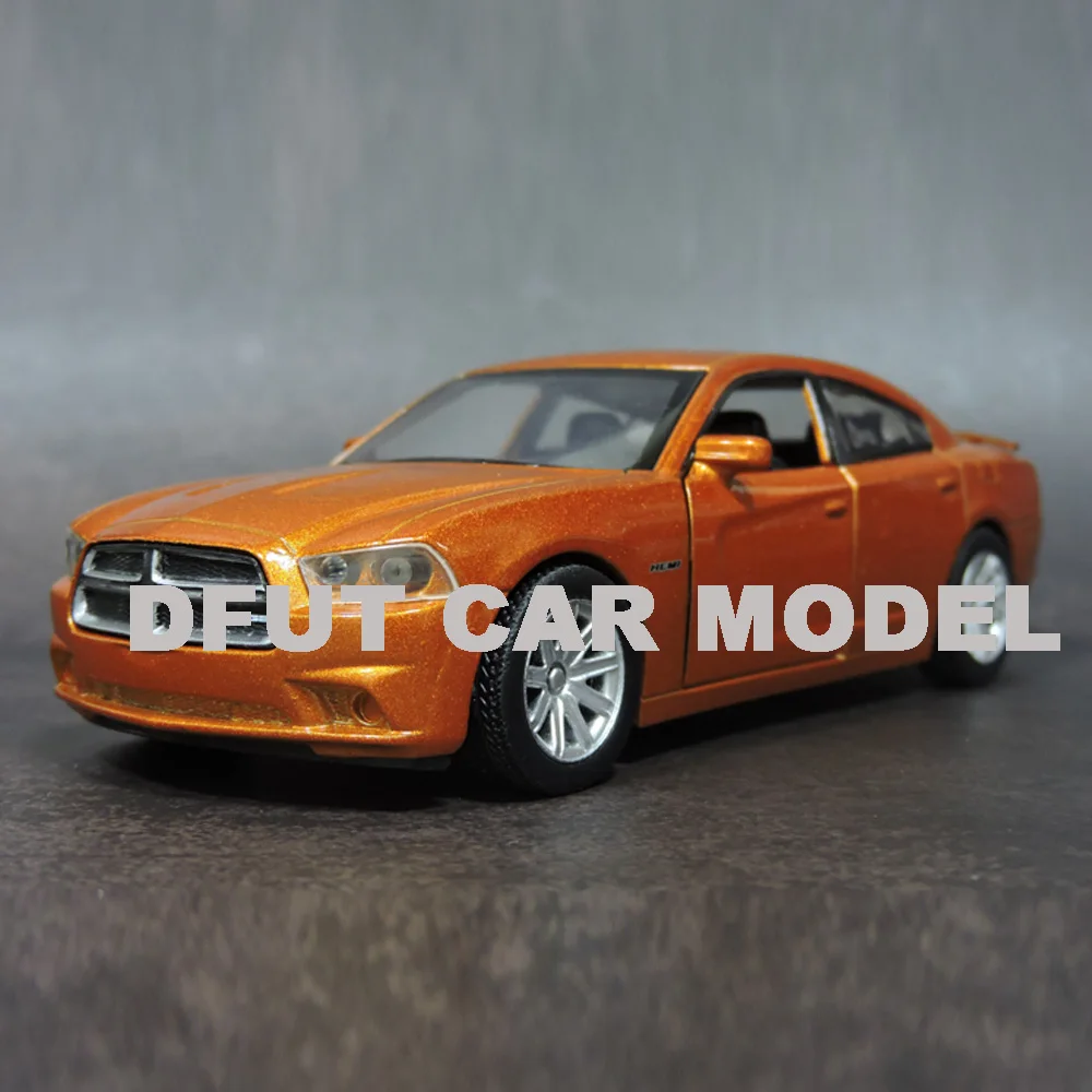 Модель автомобиля из сплава в масштабе 1:32 оригинальные авторизованные