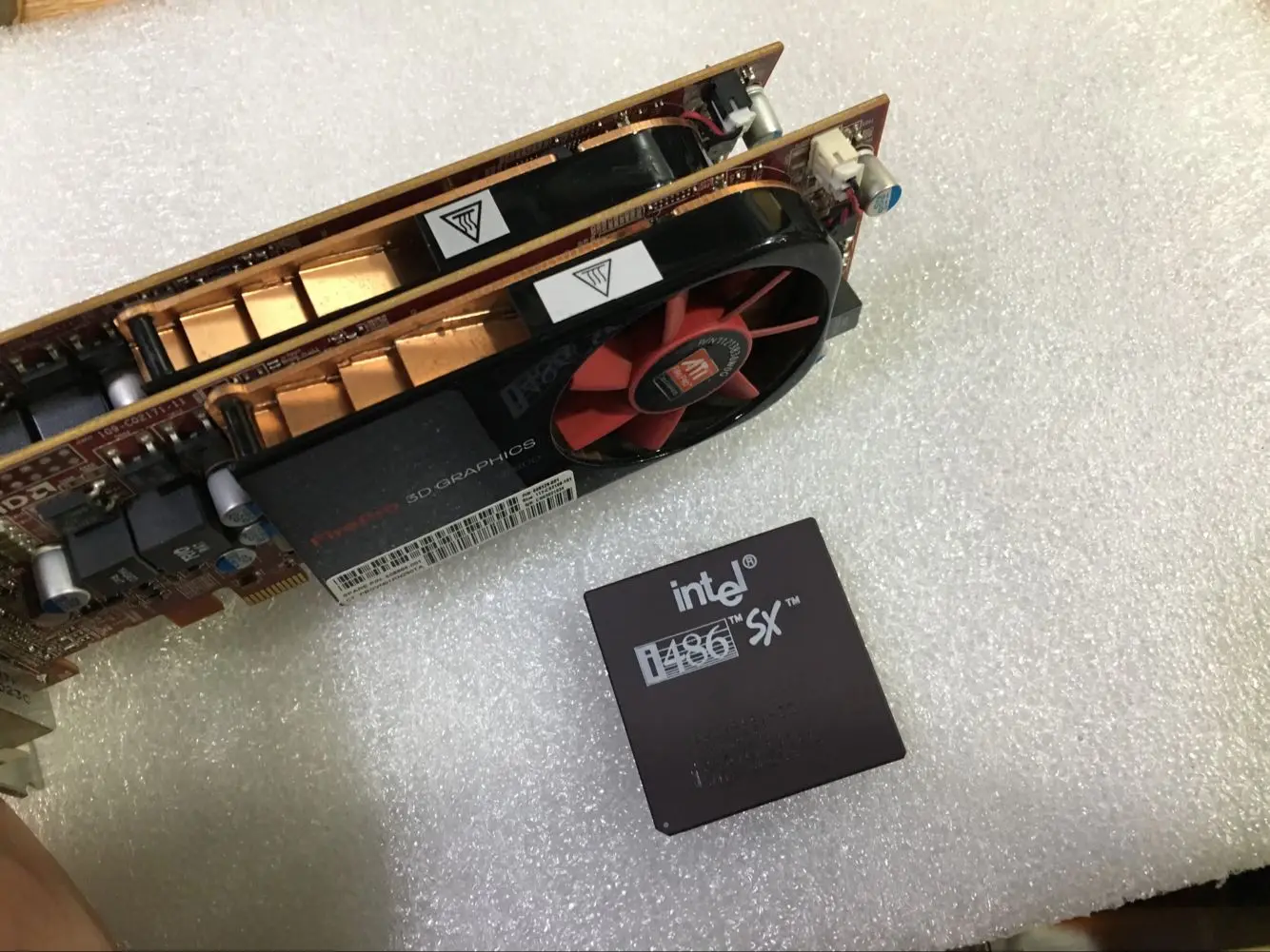Профессиональная графическая видеокарта Leadtek ATI FirePro V3800 512M