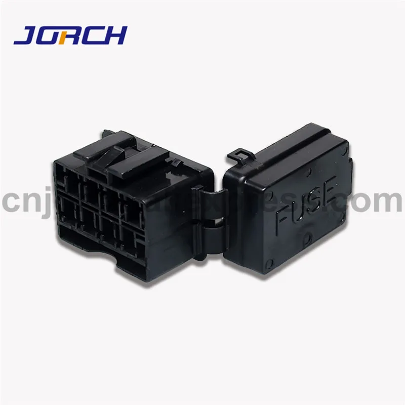 Автомобильное реле средней длины 4 стороннее черное с 8 клеммами и средним