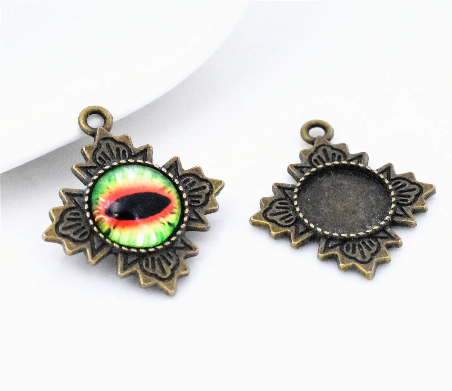 

10pcs 12mm Inner Size Antique Bronze Plated Flower Style Cabochon Base Cameo Setting Charms Pendant