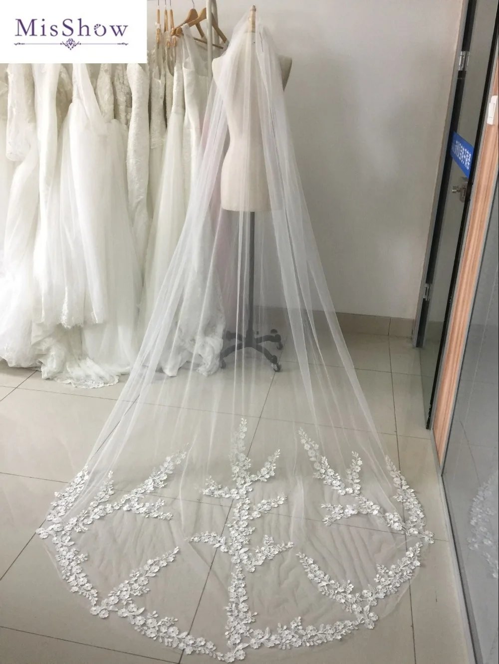 В наличии дешевый белый слоновая кость 3 м одинарный Слои Длинные свадебная Фата