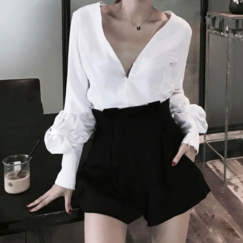 Женский офисный комплект из двух предметов Max Spri белый топ с V образным вырезом и