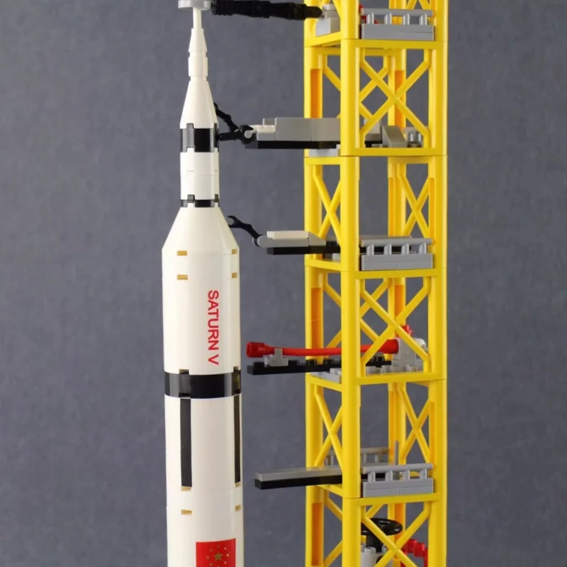 Авиационная модель ракетного пускового устройства Saturn 5 совместимая с