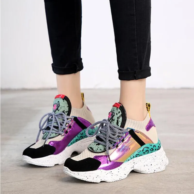 Женские кроссовки на танкетке белые мягкие дышащие из конского волоса массивной