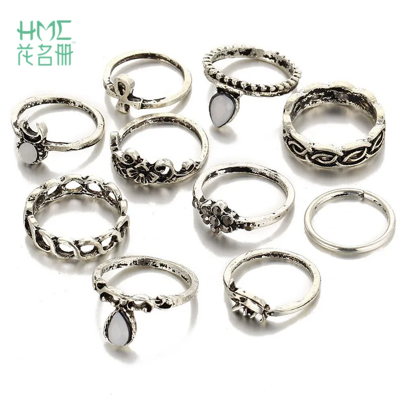 набор серебрянный колечек. комплект серебряных колец. комплект серебряных колец. тонкие серебряные колечки. серебренные украшение.