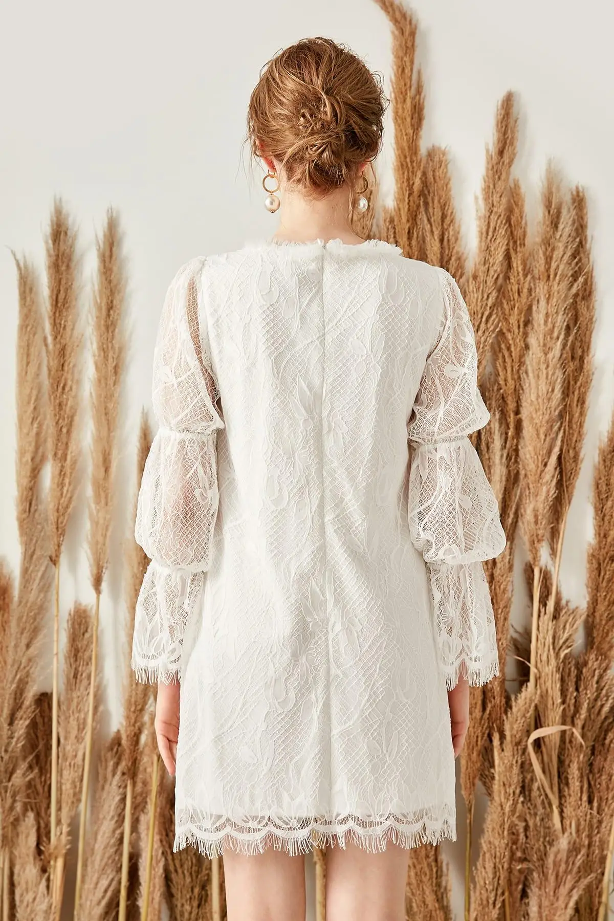Trendyol экрю с кружевной отделкой TPRSS19BB0241|Женские платья| |