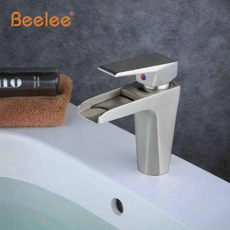 Смеситель для ванной комнаты Beelee водопроводный кран с ручкой холодной и горячей