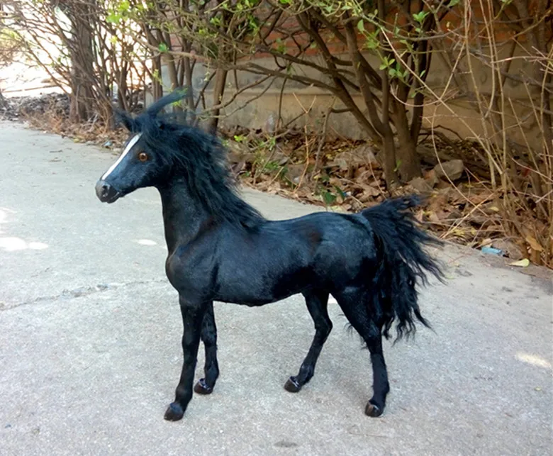 Новая игрушка лошадка из полиэтилена и меха черная 1:6 Подарочная лошадь размером