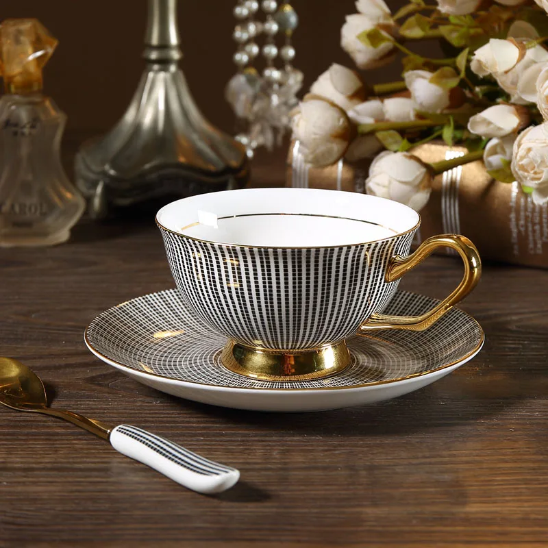 1cup gift box Европейский роскошный набор кофейных чашек из костяного фарфора, креативная ручная роспись, золотой ободок, послеобеденная чайная чашка и блюдце, британский чайный набор - Цвет: 1cup gift box