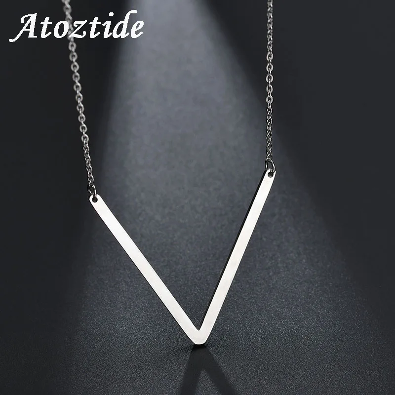 

Atoztide Customize Name Initial V Letter Necklace Pendants Women Stainless Steel Engraving Words Gold Color Alphabet Necklace