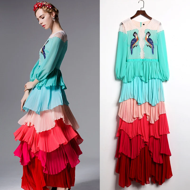 Женское длинное платье в богемном стиле с градиентной вышивкой и длинными