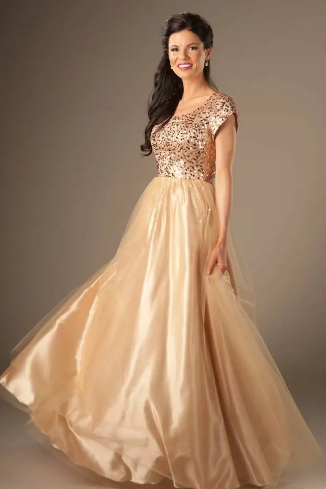 Золотые блестки длинное скромное На Выпускной платья с Кепки пола без рукавов