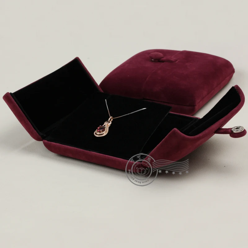 Красные бархатные коробочки с черным внутренним сердечником для ожерелья|pearl