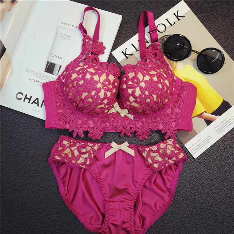 Red Пикантные EmbroideryBra набор Пуш-ап комплект нижнего белья Padded Bralette нижнее белье Для женщин толстое белье бюстгальтер и трусы Для женщин нижнее белье - Цвет: Red