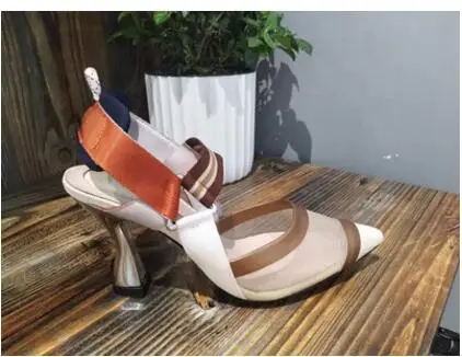 white 9 cm heel Сезон весна-лето; свадебные туфли из сетчатого материала; женские туфли на высоком каблуке с острым носком; коллекция года; женские босоножки с вышивкой для подиума; пэчворк туфли - Цвет: white 9 cm heel
