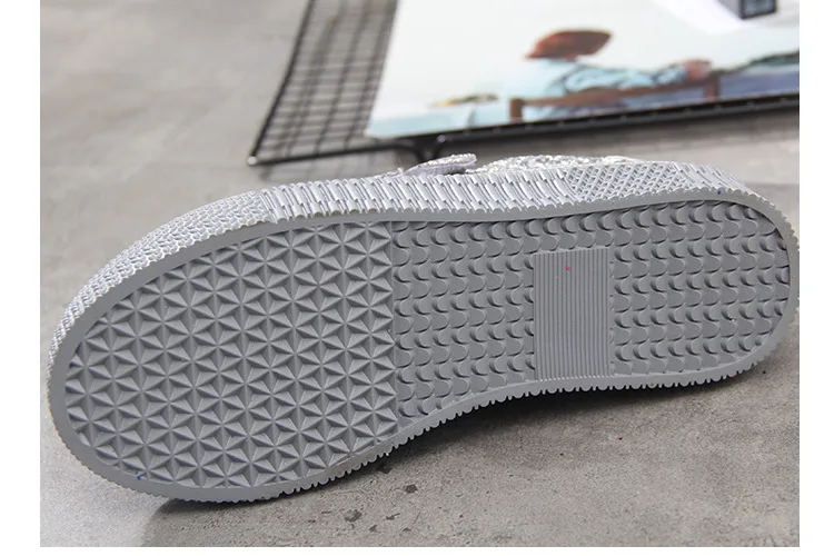 Женская обувь на платформе, Блестящие Кроссовки, zapatos de mujer B, Весенняя новинка, chaussures femme, с блестками, женская обувь на не сужающемся книзу массивном каблуке, серебристого цвета
