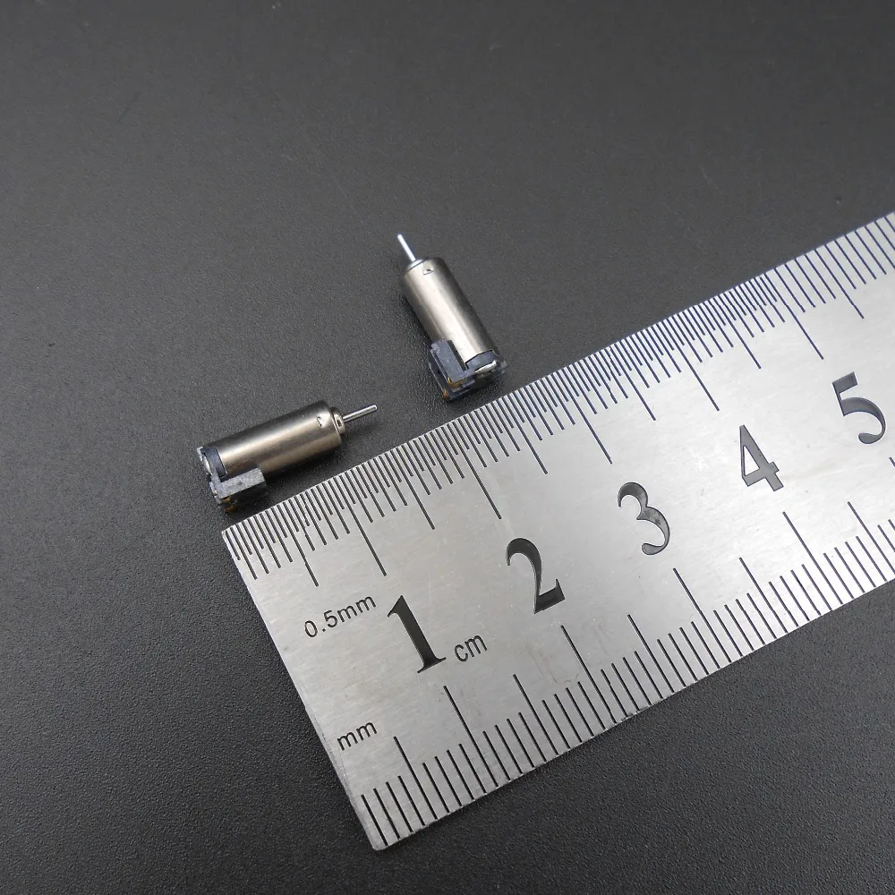 20шт х DC 3-5 V моторы DC3V 3,7 V 5 V Миниатюрный Микро Мотор 20000 ОБ/мин 20mA 0,6g = 0,7 мм 20000 RPM 20 шт./лот 0,6 г* FD046X20