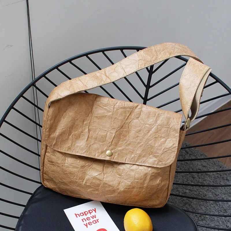 Коричневая упаковочная бумажная сумка мессенджер для студентов на плечо с