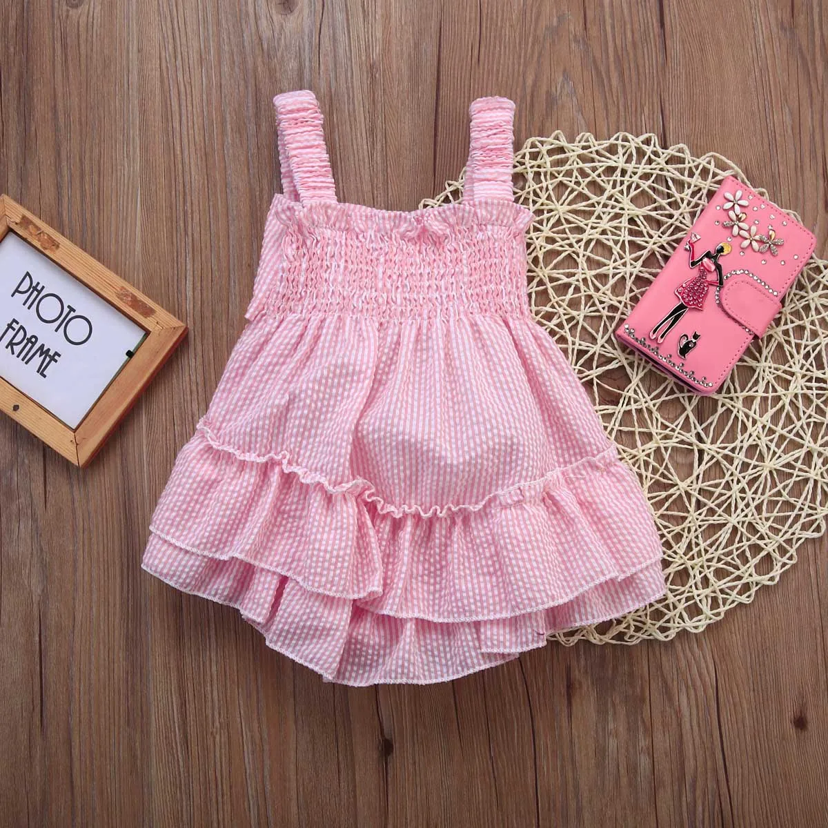 Розовый комбинезон без рукавов в полоску с бантом для маленьких девочек широкими