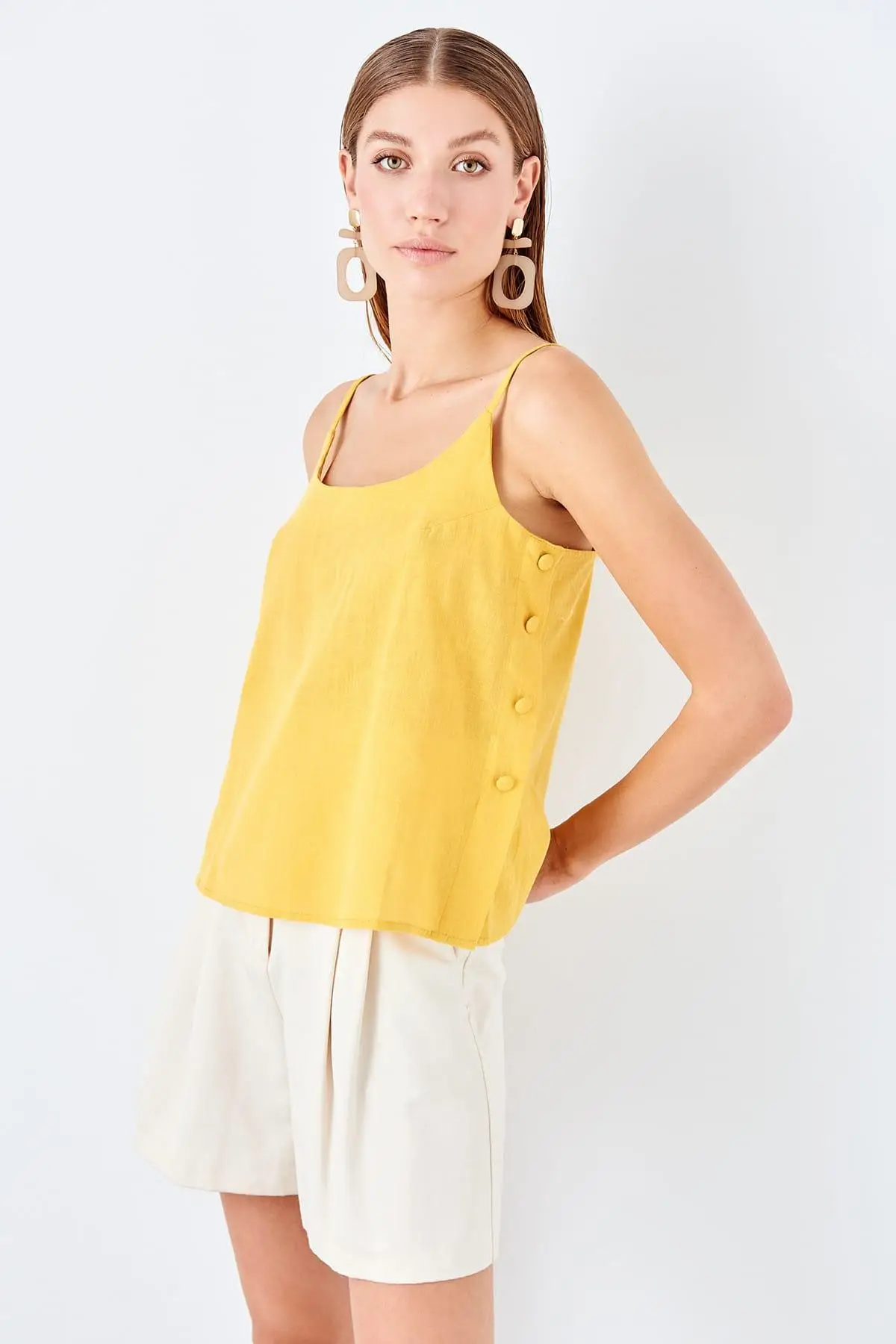 Trendyol желтая блузка на пуговицах TWOSS19BZ0045| |