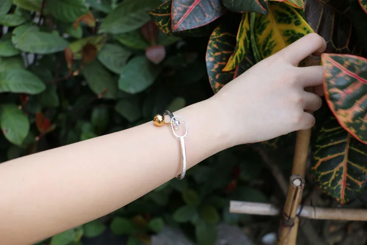 Fashion silver women bracelet.simple 100% solid 925 bracelet for girl.Golden ball pendant bracelet.Charming lady jewelry | Украшения и