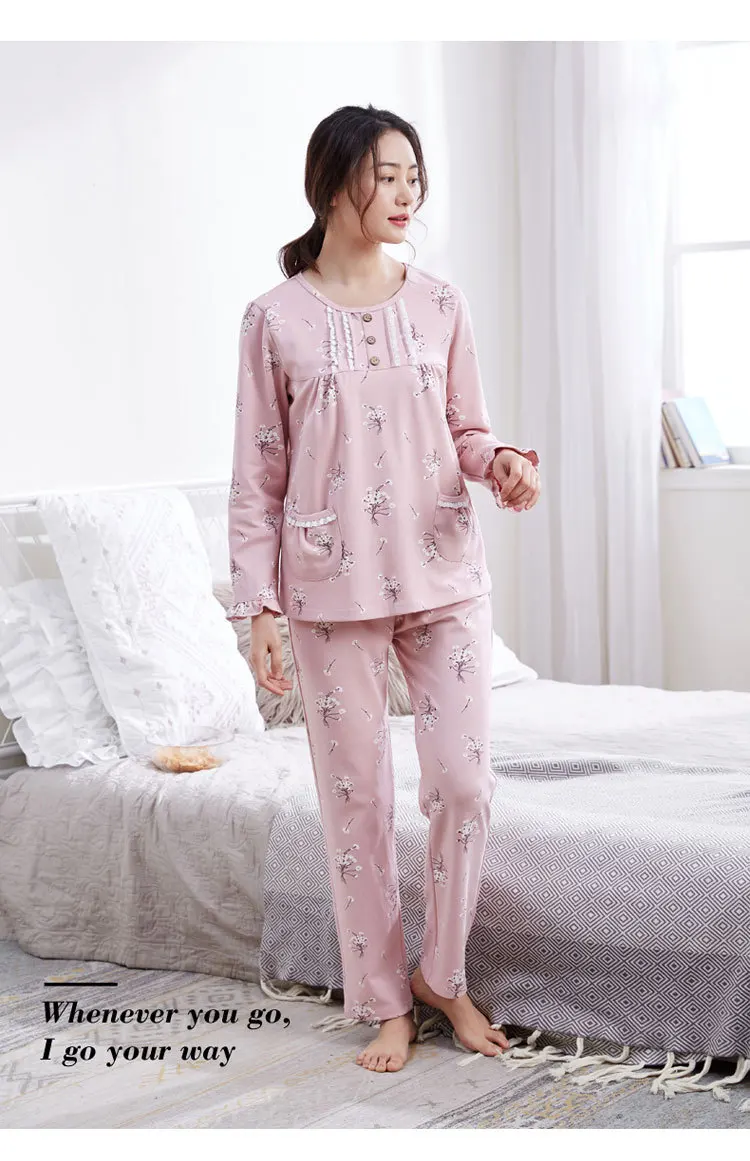 

Autumn and winter cotton pajamas women's long-sleeved casual loose hoods middle-aged home service two-piece can be worn outside