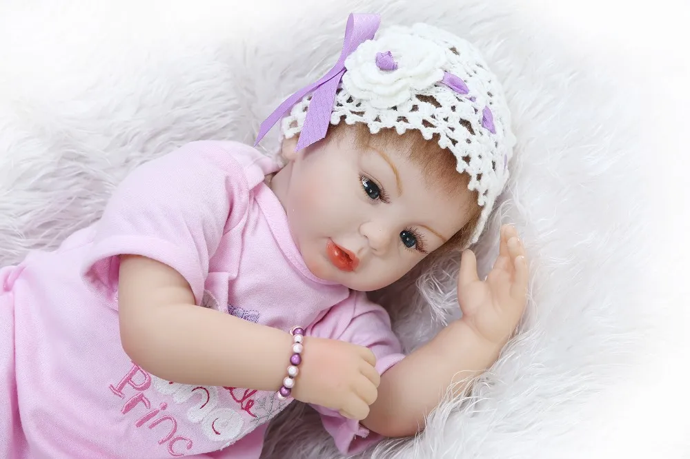 Дизайн 55 см Реалистичная кукла Мягкие силиконовые reborn baby doll корень мохеровая кукла игральные игрушки для детей хороший подарок ко дню рождения