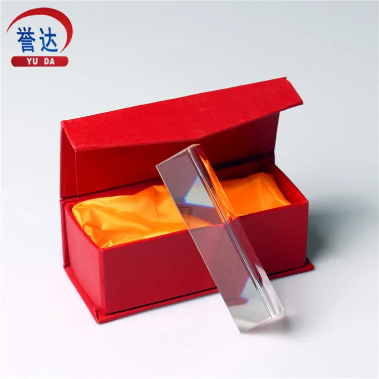 Три призмы семь цветов солнечного света оптическое стекло физика оборудование