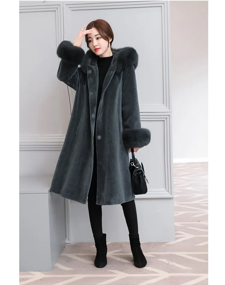 Blue-gray UHYTGF модное негабаритное зимнее меховое пальто с воротником из лисьего меха для женщин с капюшоном, стрижка овец, теплая длинная верхняя одежда, элегантное женское пальто 1099 - Цвет: Blue-gray